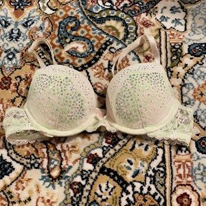 Victoria’s Secret Dream Angels Push-Up Bra